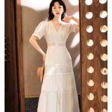 熱銷 夏季白色長裙V領復古法式仙女裙子收腰顯瘦沙漠連衣裙度假沙灘裙